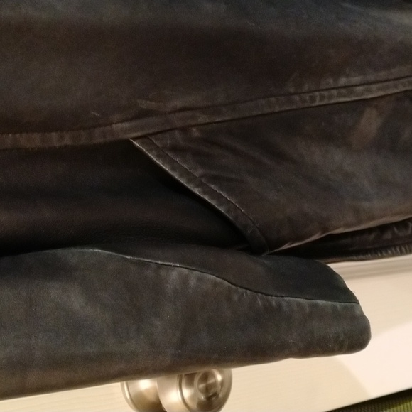 Danier button front belted black leather jacket ladies US size 6 - Picture 7 of 15